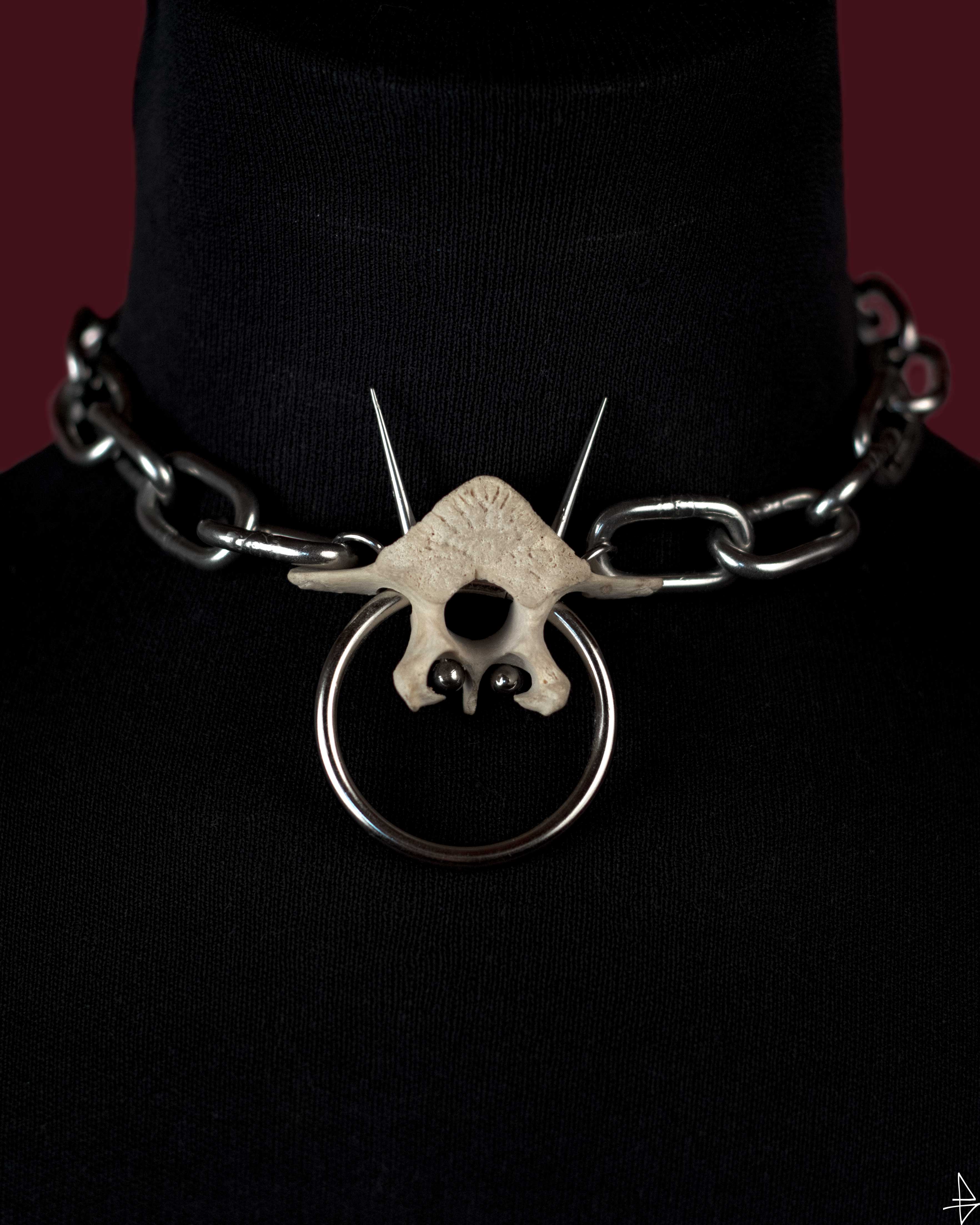 Collier Sanglant