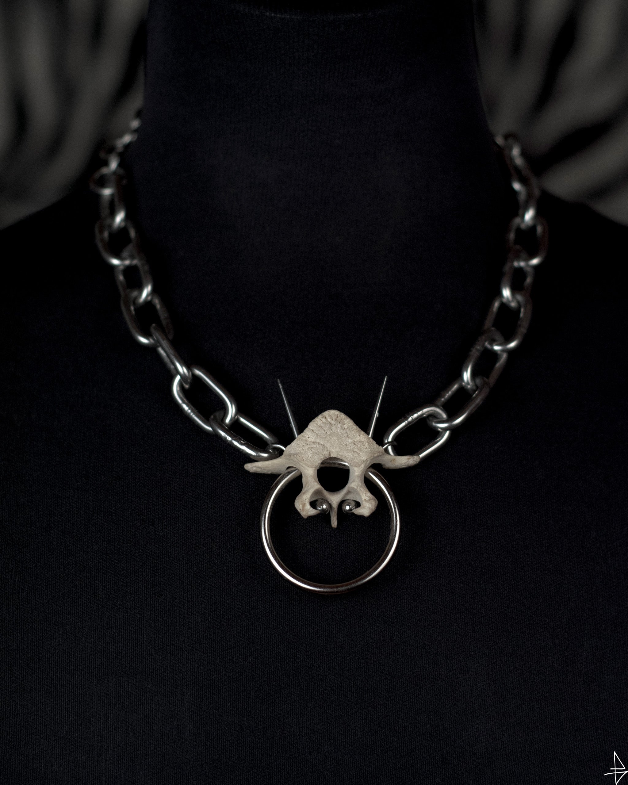 Collier Sanglant